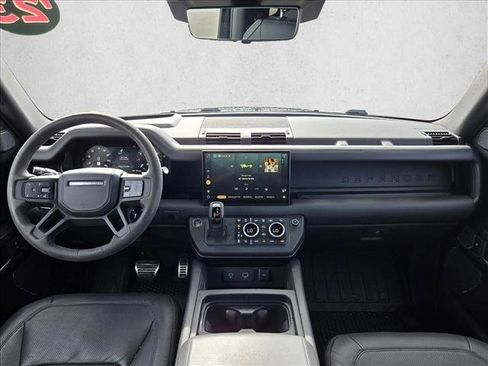 Certified 2023 Land Rover Defender 90 V8 image 18