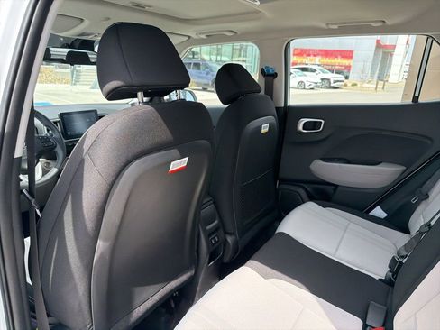 New 2026 Hyundai Venue SEL FWD image 13
