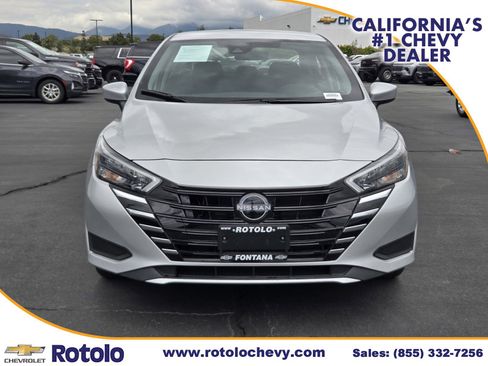Used 2025 Nissan Versa SV FWD image 2