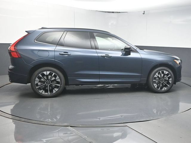 New 2027 Volvo XC60 B5 Plus AWD/4WD image 8