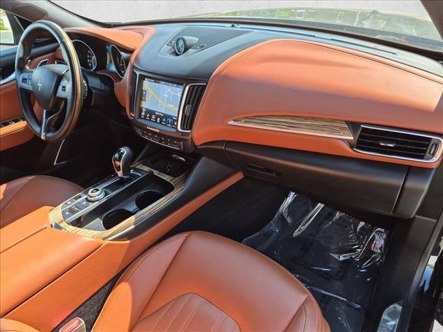 Used 2017 Maserati Levante w/ Luxury Package AWD/4WD image 24