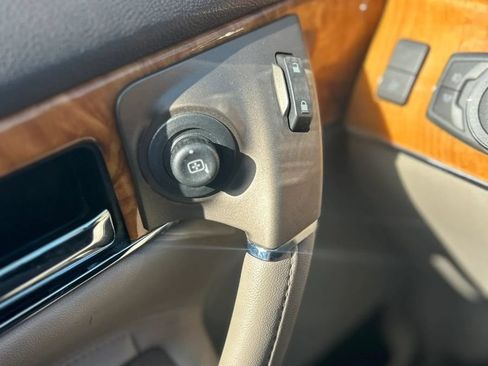 Used 2013 Lincoln MKX AWD image 22