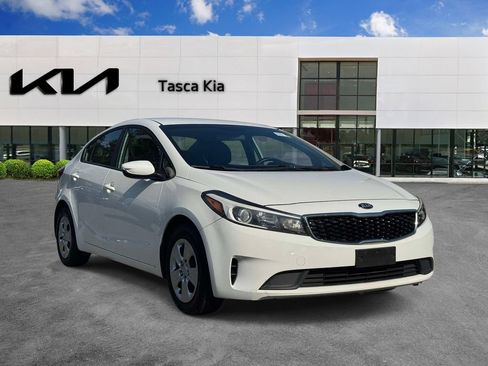 Used 2017 Kia Forte LX FWD image 1