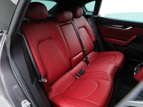 Certified 2023 Maserati Levante GT AWD/4WD image 15