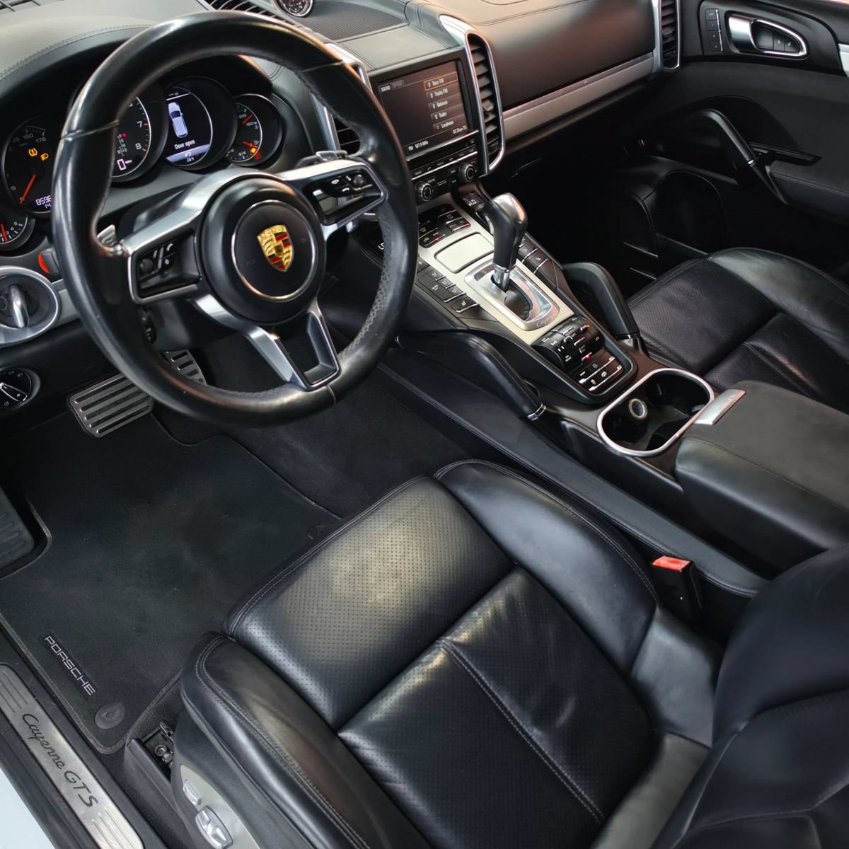 Used 2016 Porsche Cayenne GTS w/ Premium Package Plus AWD/4WD image 19