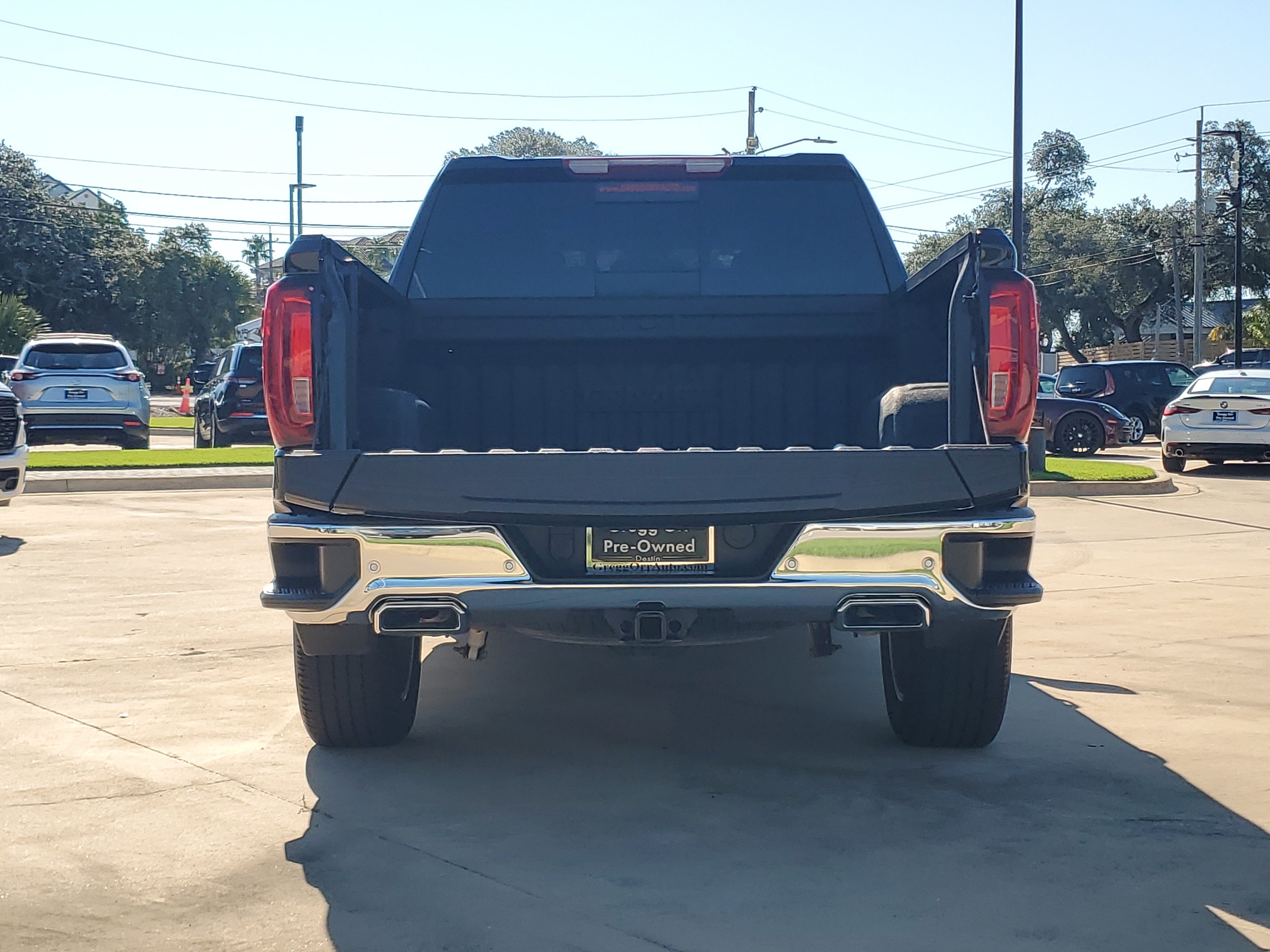 Used 2022 GMC Sierra 1500 SLT w/ SLT Premium Plus Package AWD/4WD image 34