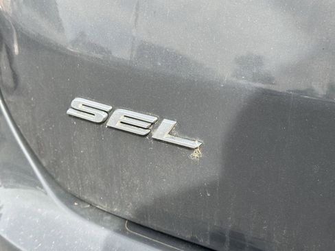 Used 2021 Ford Edge SEL w/ Cargo Accessory Package image 10