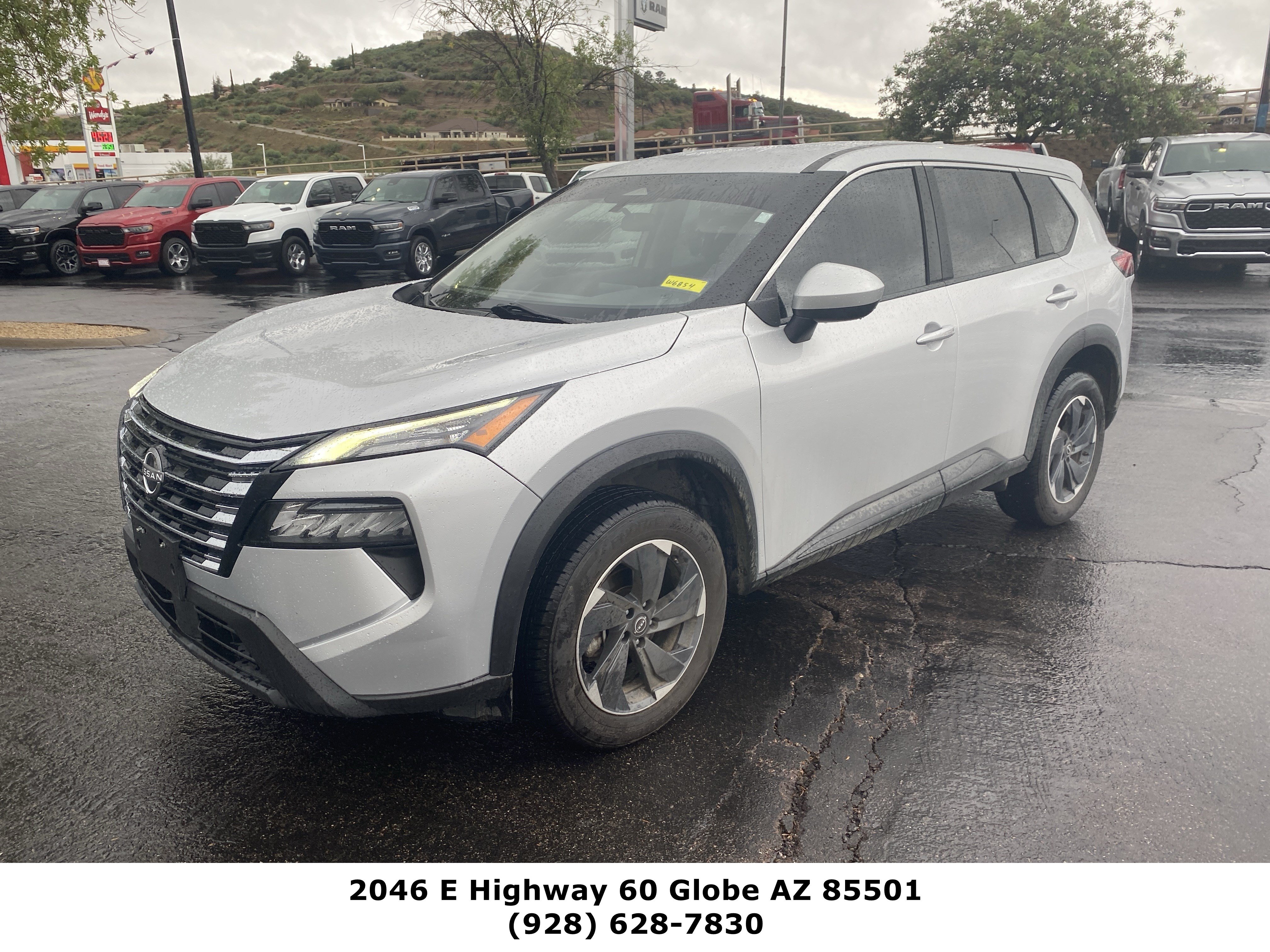 Used 2024 Nissan Rogue SV AWD/4WD image 1