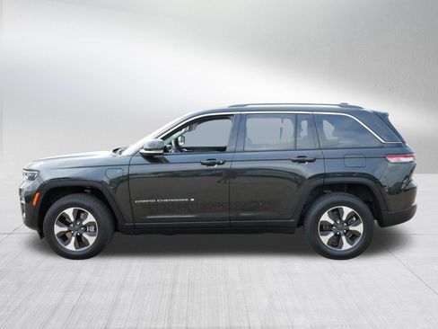 Used 2023 Jeep Grand Cherokee 4WD 4xe image 4