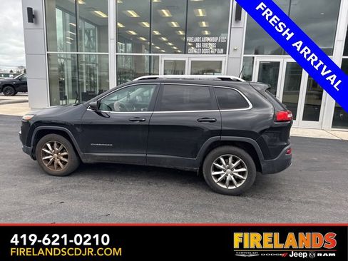 Used 2018 Jeep Cherokee Limited image 7