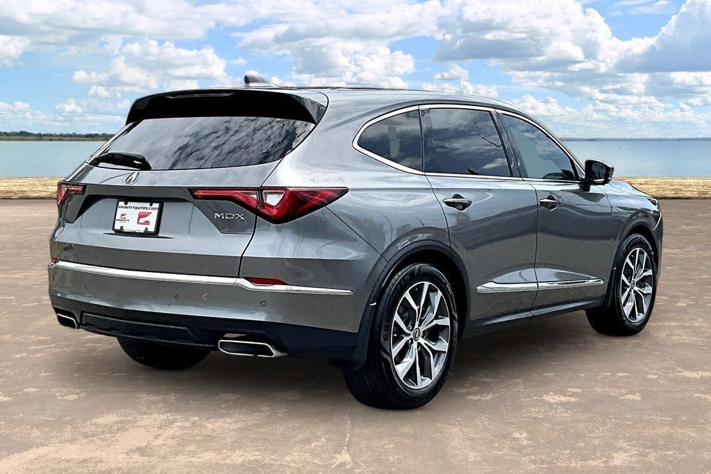 Used 2023 Acura MDX w/ Technology Package FWD image 4