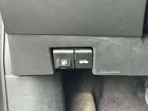 Used 2023 Nissan Versa SR w/ Trunk Package FWD image 21