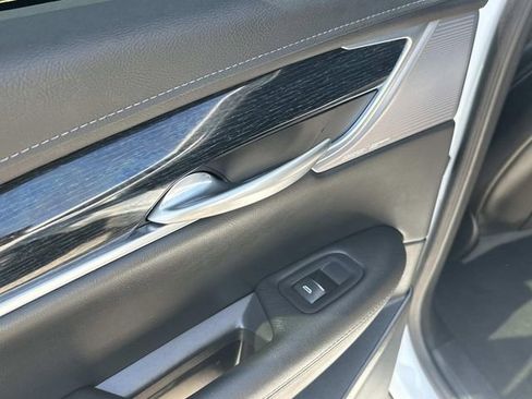 Certified 2025 Cadillac XT5 Premium Luxury image 11