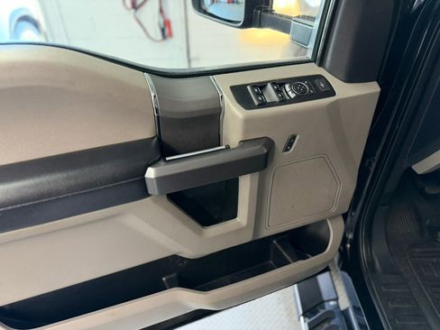 Used 2022 Ford F250 XLT w/ XLT Premium Package AWD/4WD image 33