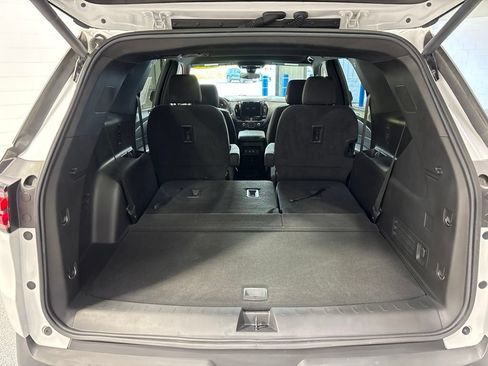 Used 2023 Chevrolet Traverse LT AWD/4WD image 42