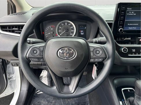 Used 2022 Toyota Corolla LE image 19