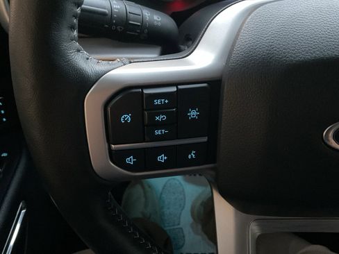 Used 2024 Ford Expedition XLT image 17