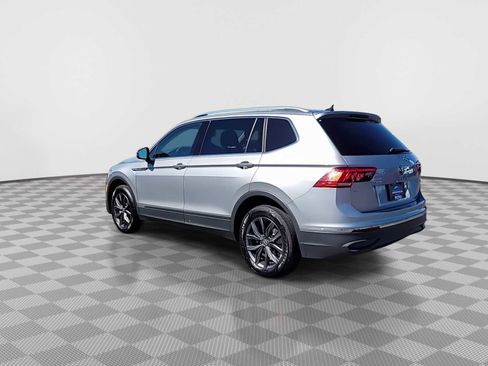 Used 2022 Volkswagen Tiguan SE image 6