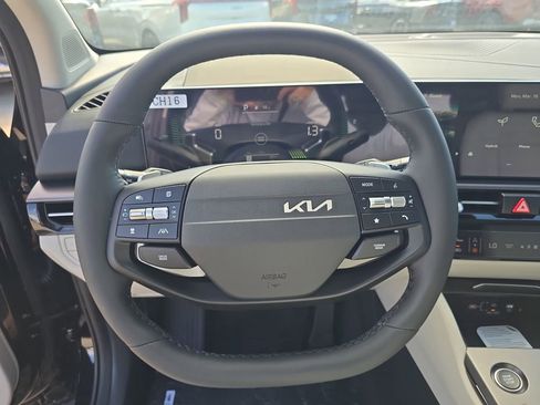 New 2026 Kia Sportage EX image 30