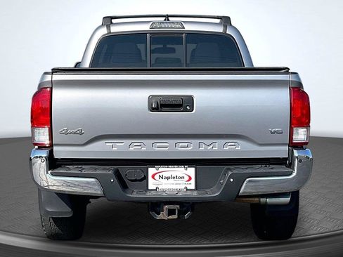 Used 2017 Toyota Tacoma SR5 w/ Tow Package AWD/4WD image 4
