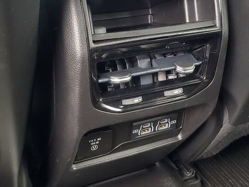 Used 2022 Jeep Grand Cherokee Laredo w/ Luxury Tech Group I AWD/4WD image 28