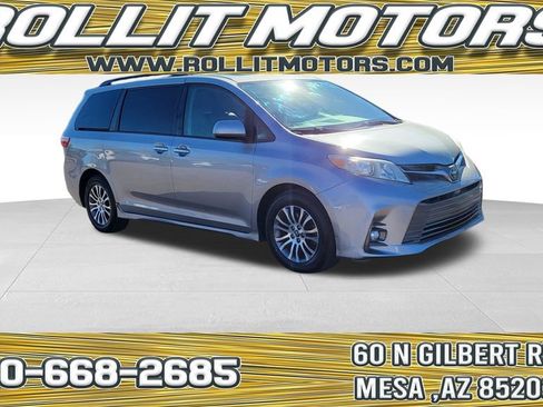 Used 2018 Toyota Sienna XLE w/ XLE Navigation Package image 1