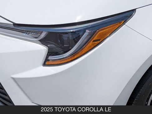 Used 2025 Toyota Corolla LE FWD image 10