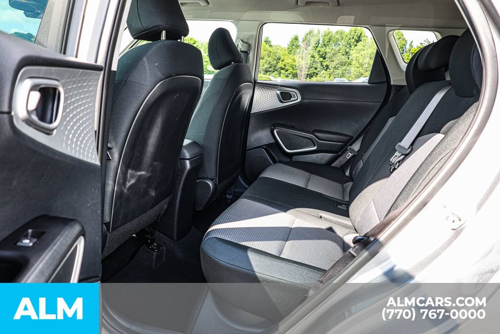 Used 2025 Kia Soul LX w/ LX Technology Package FWD image 18
