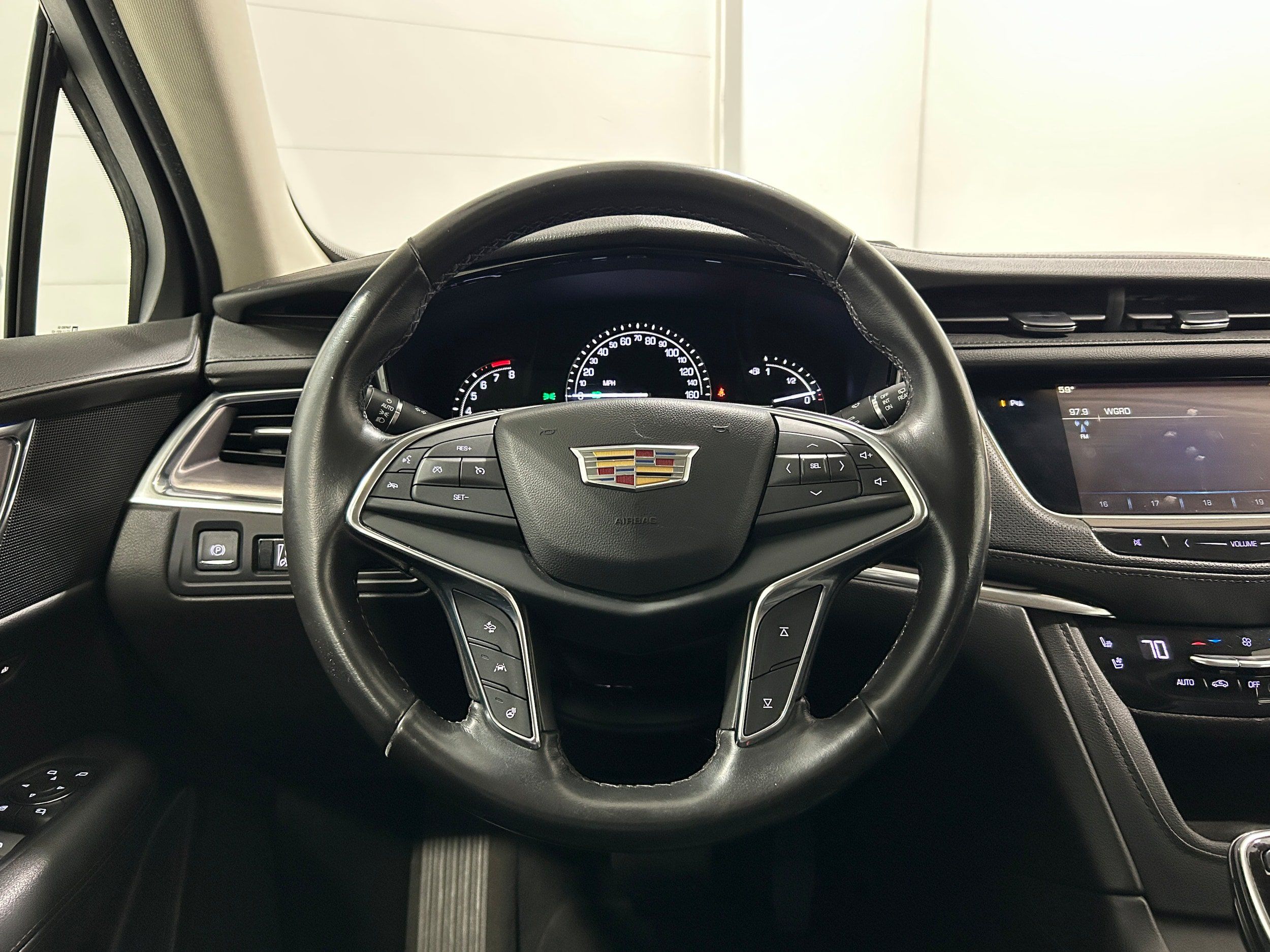 Used 2018 Cadillac XT5 Premium Luxury AWD/4WD image 14