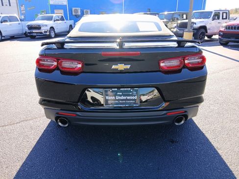 Used 2024 Chevrolet Camaro LT w/ Technology Package image 5