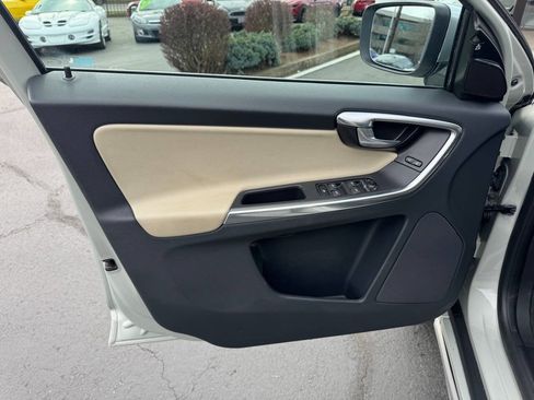 Used 2012 Volvo XC60 T6 R-Design Platinum image 14