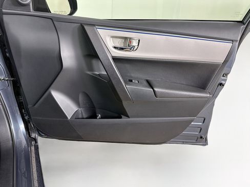 Used 2015 Toyota Corolla LE image 32