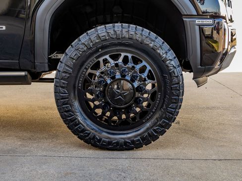 Used 2025 GMC Sierra 3500 Denali w/ Technology Package image 12