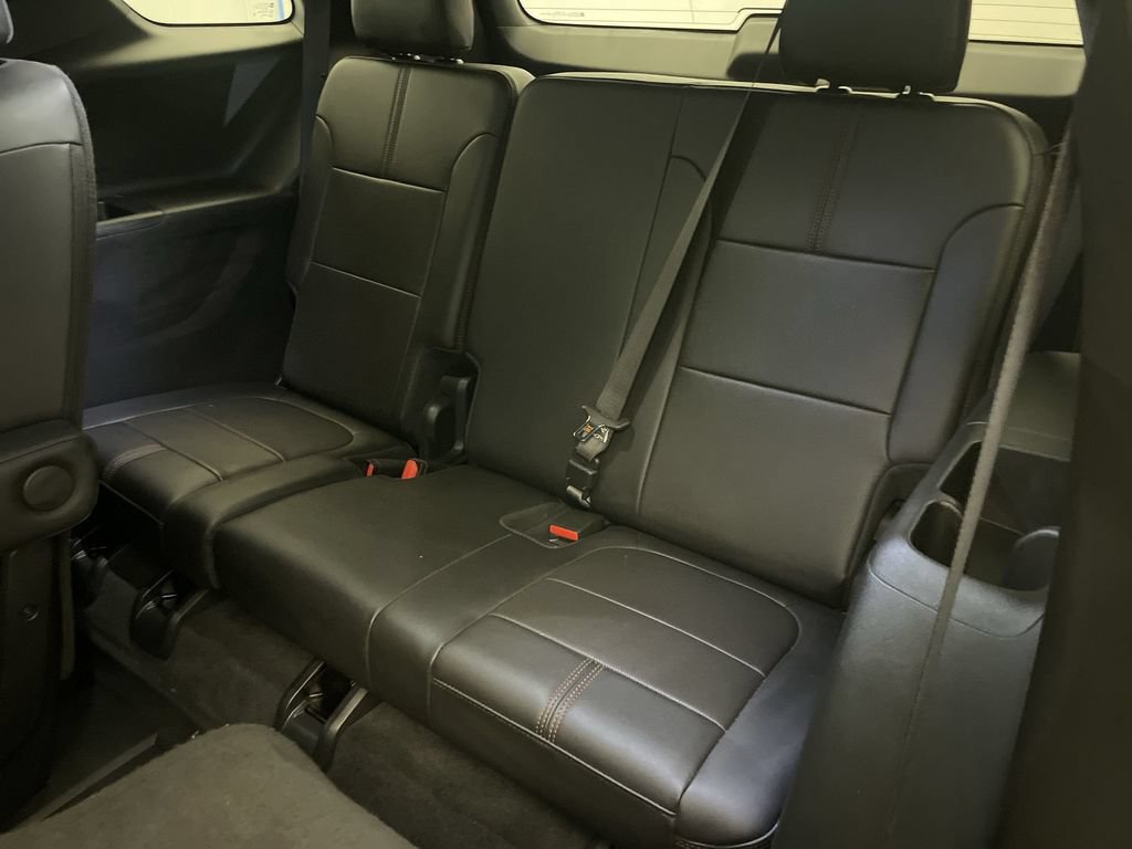 Used 2023 Chevrolet Traverse RS w/ LPO, Floor Liner Package FWD image 33