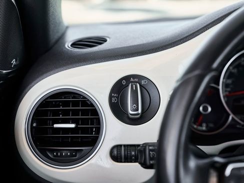 Used 2019 Volkswagen Beetle 2.0T Final Edition SEL FWD image 15