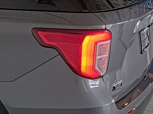 Used 2023 Ford Explorer 4WD image 10