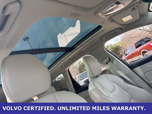 Certified 2023 Volvo XC60 B5 Ultimate w/ Protection Package Premier image 13
