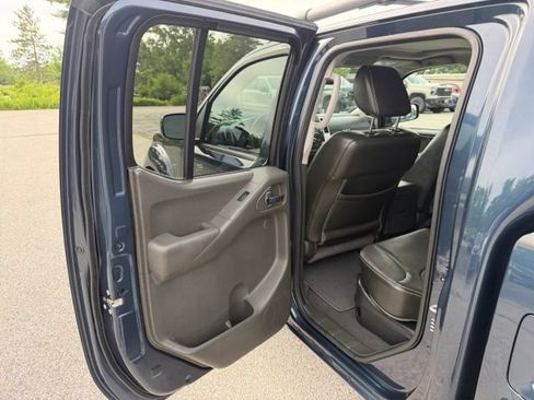 Used 2021 Nissan Frontier PRO-4X w/ Pro-4x Utility Package AWD/4WD image 14