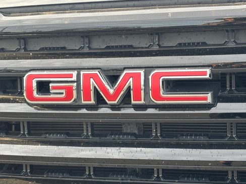 Used 2021 GMC Sierra 1500 Elevation w/ Preferred Package AWD/4WD image 9