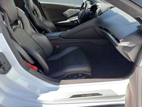 Used 2024 Chevrolet Corvette Z06 RWD image 25
