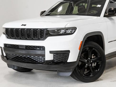 Certified 2023 Jeep Grand Cherokee L Laredo AWD/4WD image 2