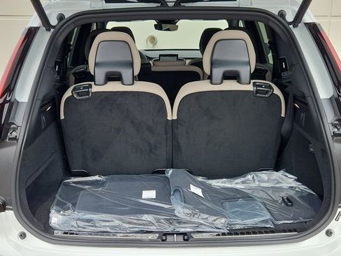 New 2026 Volvo XC90 B6 Core image 17