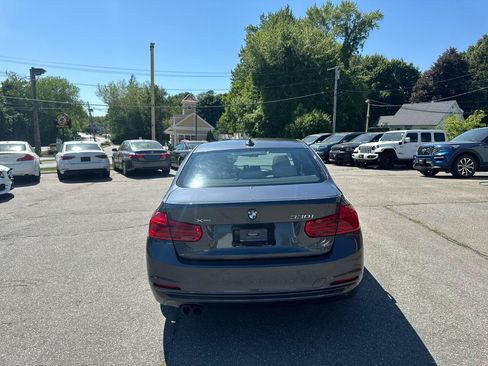 Used 2017 BMW 330i xDrive Sedan AWD/4WD image 9