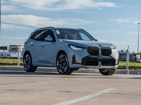 New 2026 BMW X3 xDrive30 w/ Premium Package image 2