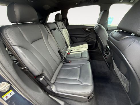 Used 2023 Audi Q7 3.0T Prestige w/ Prestige Package AWD/4WD image 18