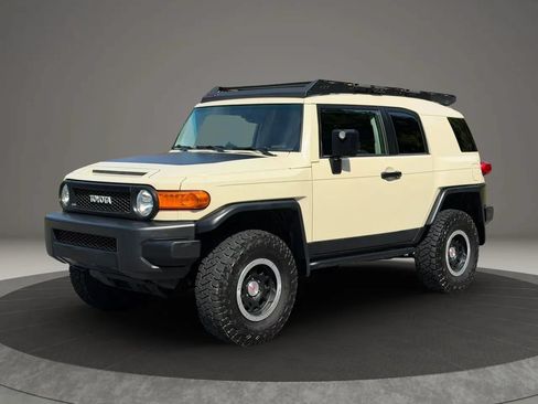 Used 2010 Toyota FJ Cruiser 4WD image 1