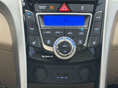 Used 2013 Hyundai Elantra GT w/ Tech Pkg FWD image 16