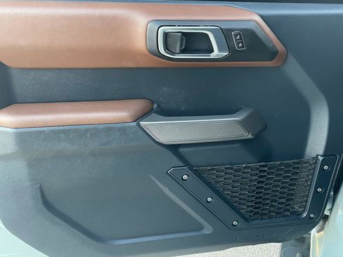 Used 2023 Ford Bronco Outer Banks image 9