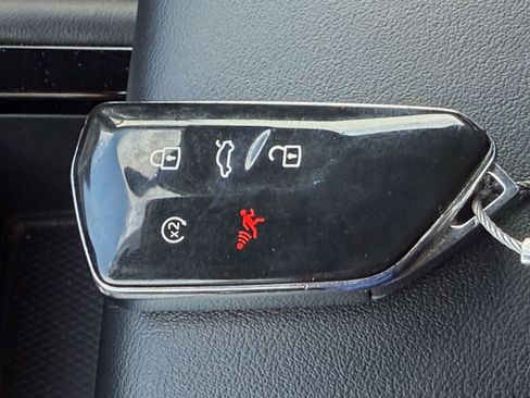 Used 2024 Volkswagen Atlas SE image 21