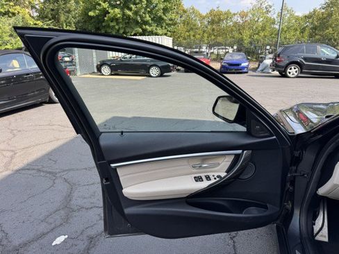 Used 2017 BMW 340i Sedan RWD image 18